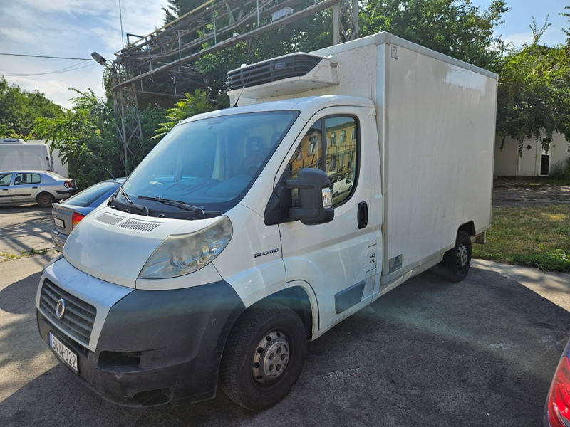 hűtős teherautó kölcsönzés