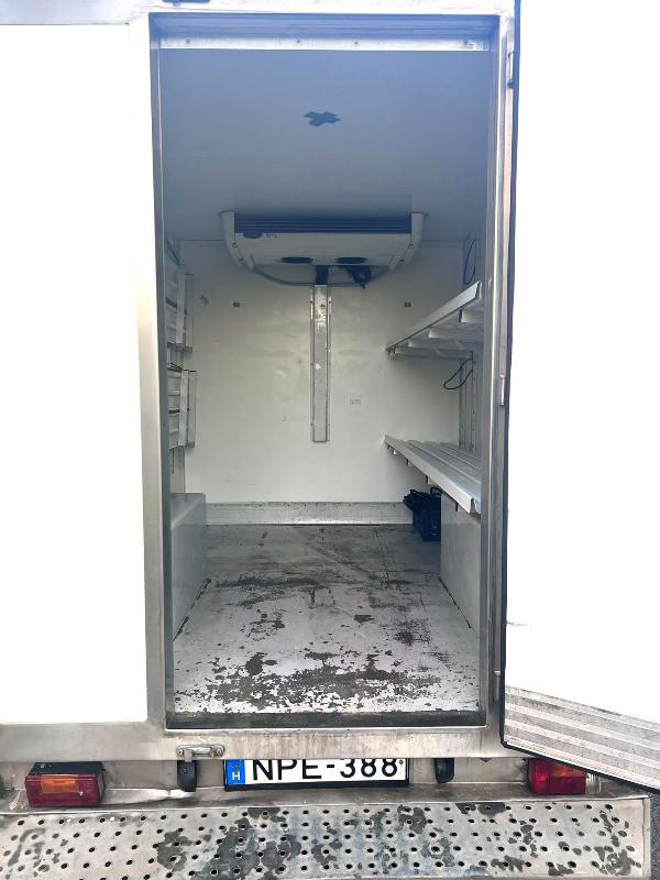 hűtős teherautó kölcsönzés