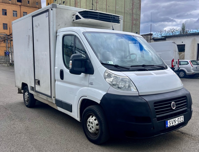 hűtős teherautó kölcsönzés