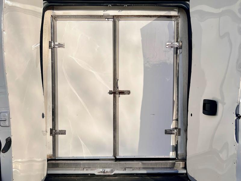 fagyasztós autó bérlés